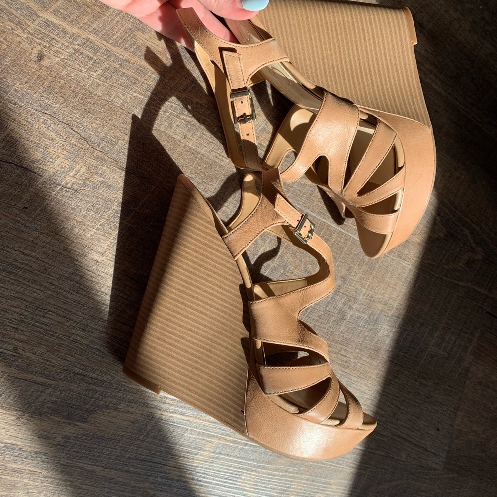 Jessica Simpson wedge